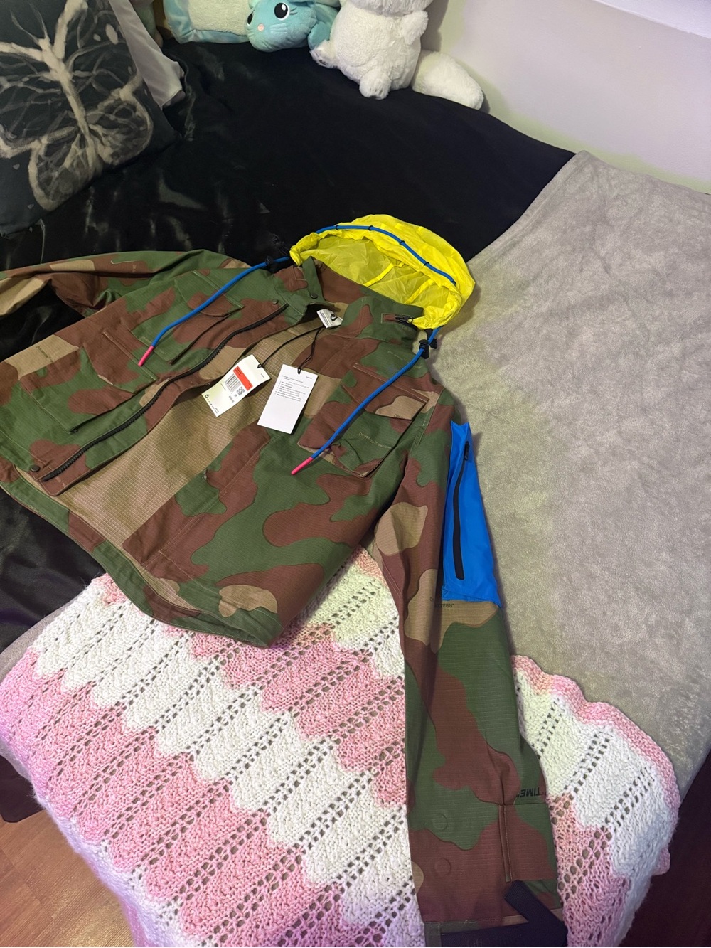 Camo Off-white Hooded running Jacket Yellow Hood and Orange 'KEEP BACK' Patch - Picture 2 of 4